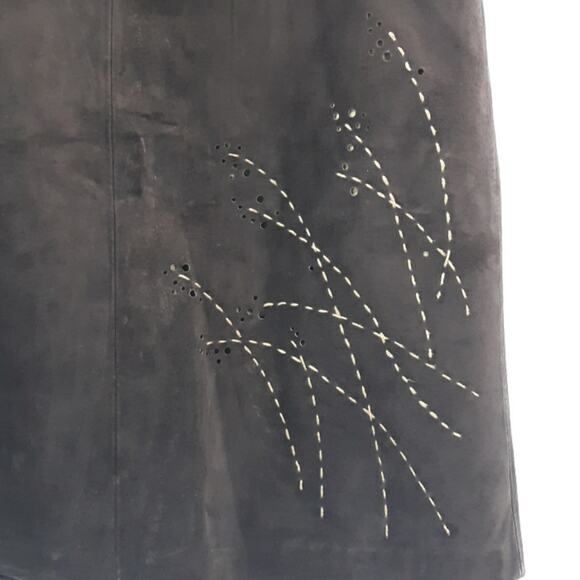 Ann Taylor LOFT Brown‎ Leather Suede Skirt Size 8P Embroidery & Eyelet Accents - Picture 2 of 7